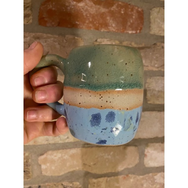 Hand-made ceramic pot
Seller details