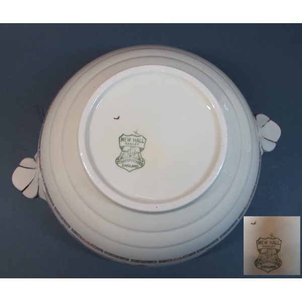 Newhall Hanley Staffordshire, serving dishes with the “Indian Tree” motif, England circa 1940